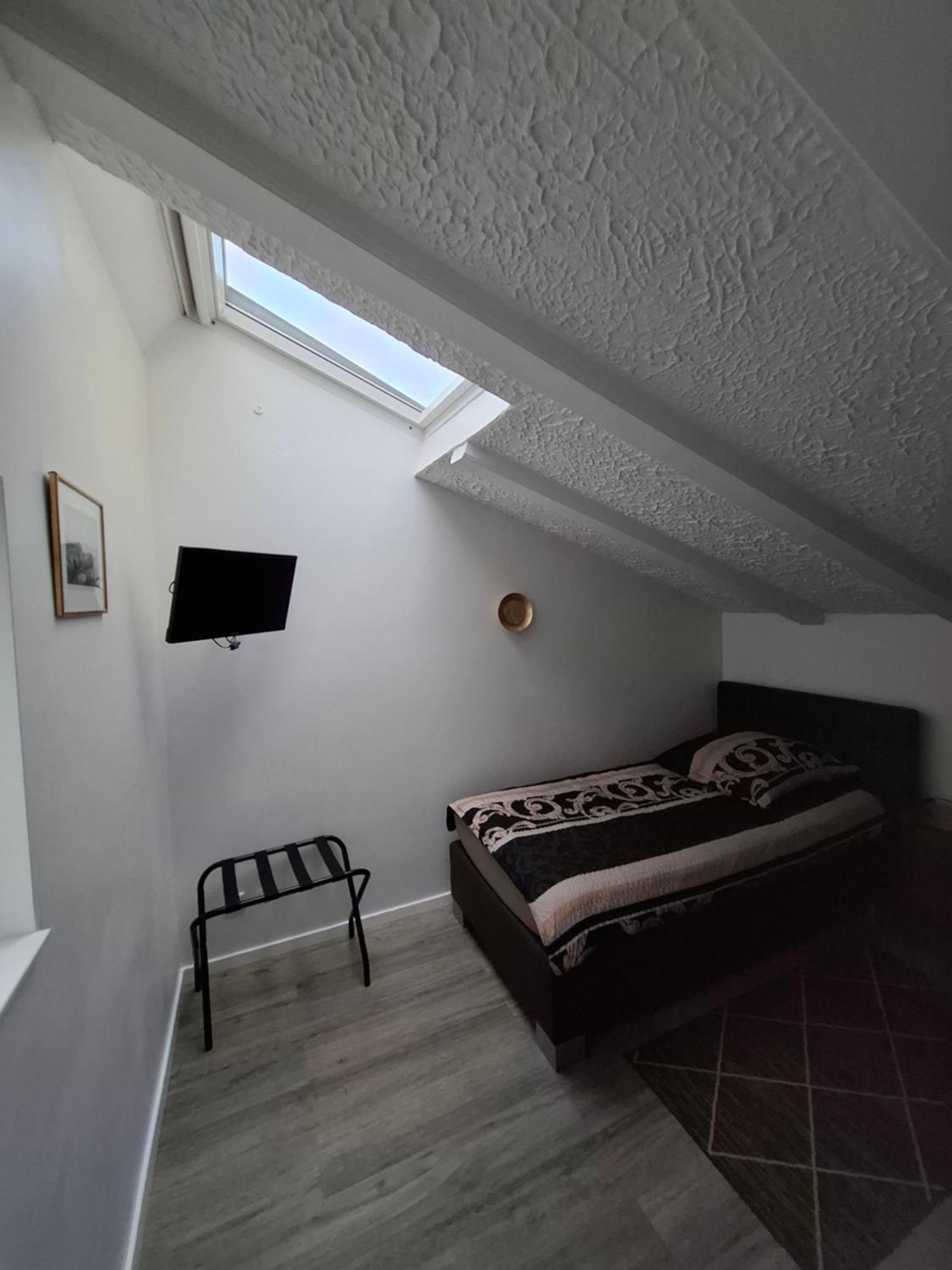 Die Hotelalternative Золинген Экстерьер фото